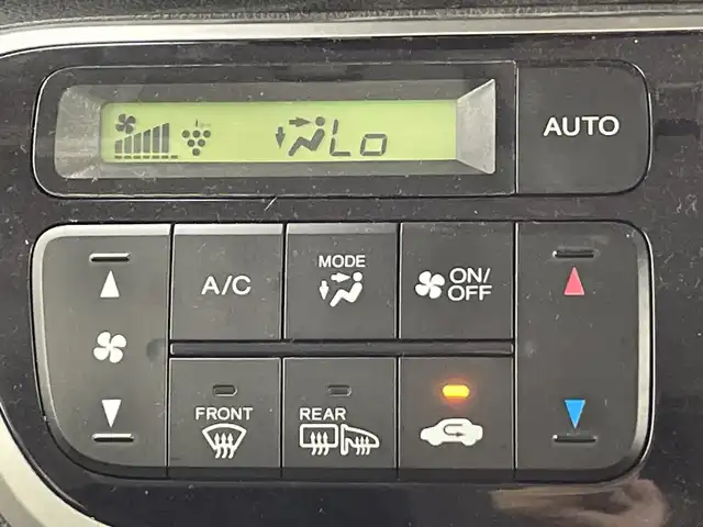ホンダ Ｎ ＢＯＸ SSパッケージ 愛知県 2015(平27)年 5.9万km スマートブラック 純正ナビ/・Bluetooth/・CD/DVD/・フルセグテレビ/・SD音楽録音/バックカメラ/両側パワースライドドア/シートヒーター/衝突軽減ブレーキ/前方ドライブレコーダー/ETC/LEDヘッドライト/エンジンプッシュスタートボタン/スマートキー