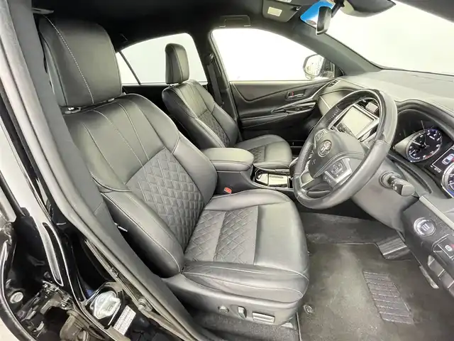 トヨタ ハリアー プレミアム 千葉県 2020(令2)年 6.8万km ブラック ワンオーナー/禁煙車/トヨタセーフティセンス/・レーダークルーズコントロール/・クリアランスソナー/・レーンディパーチャーアラート/・プリクラッシュセーフティ/・レーンキープアシスト/・パワーバックドア/社外9インチメモリナビ/・型番：MDV-M906HDL/・CD/DVD/USB/Bluetooth/フルセグTV/・ビルトインETC/・バックカメラ/革巻きステアリング/・ステアリングスイッチ/MT付きAT/左右独立エアコン/電子パーキング/・ブレーキホールド/ハーフレザーシート/・D席パワーシート/社外フロアマット/純正18インチAW/オートライト/・オートマチックハイビーム/・LEDヘッドライト/・LEDフォグランプ