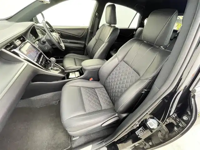 トヨタ ハリアー プレミアム 千葉県 2020(令2)年 6.8万km ブラック ワンオーナー/禁煙車/トヨタセーフティセンス/・レーダークルーズコントロール/・クリアランスソナー/・レーンディパーチャーアラート/・プリクラッシュセーフティ/・レーンキープアシスト/・パワーバックドア/社外9インチメモリナビ/・型番：MDV-M906HDL/・CD/DVD/USB/Bluetooth/フルセグTV/・ビルトインETC/・バックカメラ/革巻きステアリング/・ステアリングスイッチ/MT付きAT/左右独立エアコン/電子パーキング/・ブレーキホールド/ハーフレザーシート/・D席パワーシート/社外フロアマット/純正18インチAW/オートライト/・オートマチックハイビーム/・LEDヘッドライト/・LEDフォグランプ
