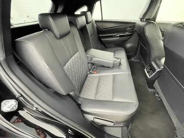 トヨタ ハリアー プレミアム 千葉県 2020(令2)年 6.8万km ブラック ワンオーナー/禁煙車/トヨタセーフティセンス/・レーダークルーズコントロール/・クリアランスソナー/・レーンディパーチャーアラート/・プリクラッシュセーフティ/・レーンキープアシスト/・パワーバックドア/社外9インチメモリナビ/・型番：MDV-M906HDL/・CD/DVD/USB/Bluetooth/フルセグTV/・ビルトインETC/・バックカメラ/革巻きステアリング/・ステアリングスイッチ/MT付きAT/左右独立エアコン/電子パーキング/・ブレーキホールド/ハーフレザーシート/・D席パワーシート/社外フロアマット/純正18インチAW/オートライト/・オートマチックハイビーム/・LEDヘッドライト/・LEDフォグランプ