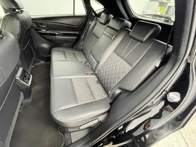 トヨタ ハリアー プレミアム 千葉県 2020(令2)年 6.8万km ブラック ワンオーナー/禁煙車/トヨタセーフティセンス/・レーダークルーズコントロール/・クリアランスソナー/・レーンディパーチャーアラート/・プリクラッシュセーフティ/・レーンキープアシスト/・パワーバックドア/社外9インチメモリナビ/・型番：MDV-M906HDL/・CD/DVD/USB/Bluetooth/フルセグTV/・ビルトインETC/・バックカメラ/革巻きステアリング/・ステアリングスイッチ/MT付きAT/左右独立エアコン/電子パーキング/・ブレーキホールド/ハーフレザーシート/・D席パワーシート/社外フロアマット/純正18インチAW/オートライト/・オートマチックハイビーム/・LEDヘッドライト/・LEDフォグランプ