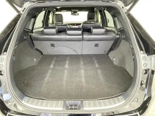 トヨタ ハリアー プレミアム 千葉県 2020(令2)年 6.8万km ブラック ワンオーナー/禁煙車/トヨタセーフティセンス/・レーダークルーズコントロール/・クリアランスソナー/・レーンディパーチャーアラート/・プリクラッシュセーフティ/・レーンキープアシスト/・パワーバックドア/社外9インチメモリナビ/・型番：MDV-M906HDL/・CD/DVD/USB/Bluetooth/フルセグTV/・ビルトインETC/・バックカメラ/革巻きステアリング/・ステアリングスイッチ/MT付きAT/左右独立エアコン/電子パーキング/・ブレーキホールド/ハーフレザーシート/・D席パワーシート/社外フロアマット/純正18インチAW/オートライト/・オートマチックハイビーム/・LEDヘッドライト/・LEDフォグランプ