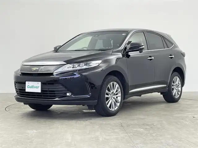 トヨタ ハリアー プレミアム 千葉県 2020(令2)年 6.8万km ブラック ワンオーナー/禁煙車/トヨタセーフティセンス/・レーダークルーズコントロール/・クリアランスソナー/・レーンディパーチャーアラート/・プリクラッシュセーフティ/・レーンキープアシスト/・パワーバックドア/社外9インチメモリナビ/・型番：MDV-M906HDL/・CD/DVD/USB/Bluetooth/フルセグTV/・ビルトインETC/・バックカメラ/革巻きステアリング/・ステアリングスイッチ/MT付きAT/左右独立エアコン/電子パーキング/・ブレーキホールド/ハーフレザーシート/・D席パワーシート/社外フロアマット/純正18インチAW/オートライト/・オートマチックハイビーム/・LEDヘッドライト/・LEDフォグランプ