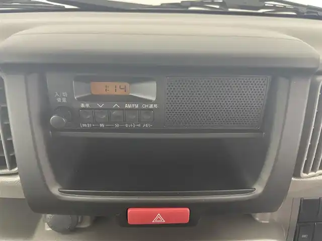スズキ エブリイ PA リミテッド 富山県 2024(令6)年 0.2万km スペリアホワイト 4WD/ハイルーフ/デュアルカメラブレーキ/レーン逸脱警報システム/オートマチックハイビーム/LEDヘッドライト/コーナーセンサー/横滑り防止装置/ABS/オーバーヘッドシェルフ/両側スライド/USB電源/ラジオプレイヤー/リモコンキー×２/取扱説明書/保証書