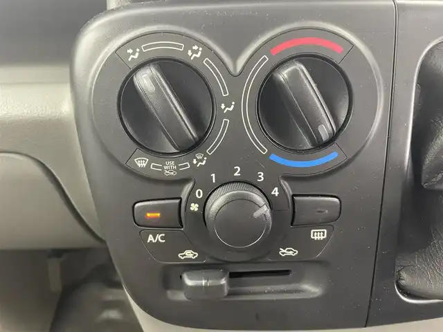 スズキ エブリイ PA リミテッド 富山県 2024(令6)年 0.2万km スペリアホワイト 4WD/ハイルーフ/デュアルカメラブレーキ/レーン逸脱警報システム/オートマチックハイビーム/LEDヘッドライト/コーナーセンサー/横滑り防止装置/ABS/オーバーヘッドシェルフ/両側スライド/USB電源/ラジオプレイヤー/リモコンキー×２/取扱説明書/保証書
