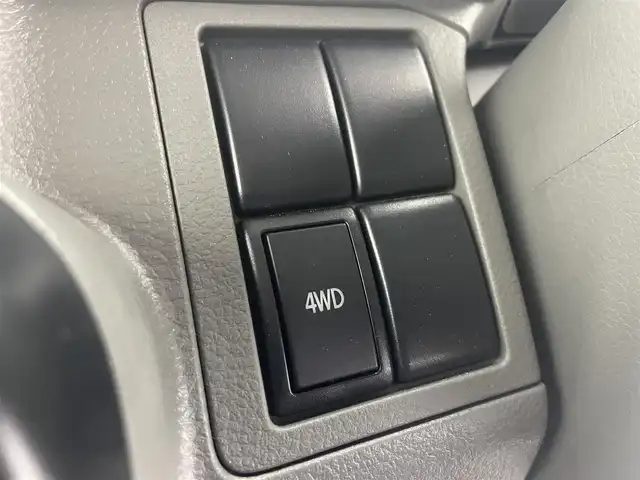 スズキ エブリイ PA リミテッド 富山県 2024(令6)年 0.2万km スペリアホワイト 4WD/ハイルーフ/デュアルカメラブレーキ/レーン逸脱警報システム/オートマチックハイビーム/LEDヘッドライト/コーナーセンサー/横滑り防止装置/ABS/オーバーヘッドシェルフ/両側スライド/USB電源/ラジオプレイヤー/リモコンキー×２/取扱説明書/保証書