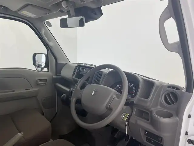 スズキ エブリイ PA リミテッド 富山県 2024(令6)年 0.2万km スペリアホワイト 4WD/ハイルーフ/デュアルカメラブレーキ/レーン逸脱警報システム/オートマチックハイビーム/LEDヘッドライト/コーナーセンサー/横滑り防止装置/ABS/オーバーヘッドシェルフ/両側スライド/USB電源/ラジオプレイヤー/リモコンキー×２/取扱説明書/保証書