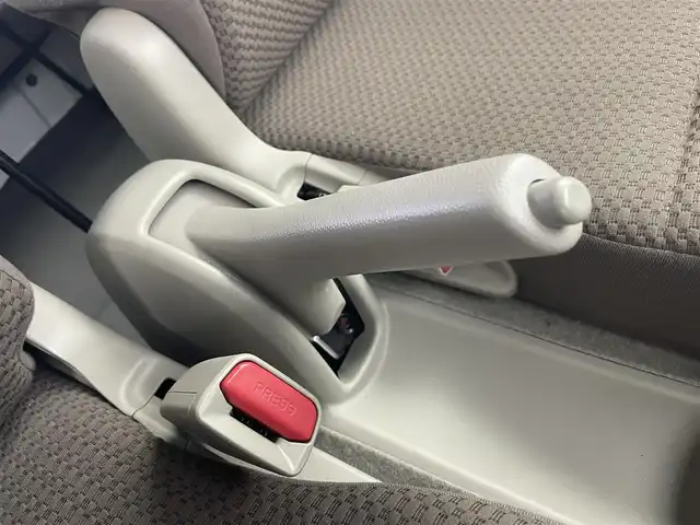 スズキ エブリイ PA リミテッド 富山県 2024(令6)年 0.2万km スペリアホワイト 4WD/ハイルーフ/デュアルカメラブレーキ/レーン逸脱警報システム/オートマチックハイビーム/LEDヘッドライト/コーナーセンサー/横滑り防止装置/ABS/オーバーヘッドシェルフ/両側スライド/USB電源/ラジオプレイヤー/リモコンキー×２/取扱説明書/保証書