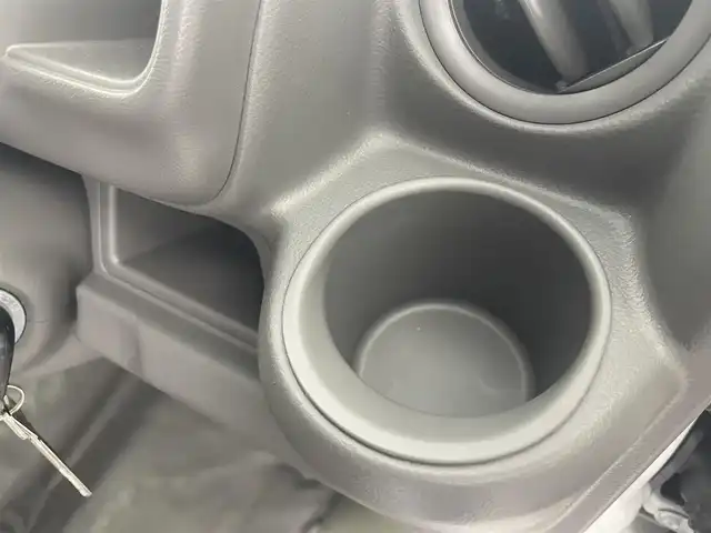 スズキ エブリイ PA リミテッド 富山県 2024(令6)年 0.2万km スペリアホワイト 4WD/ハイルーフ/デュアルカメラブレーキ/レーン逸脱警報システム/オートマチックハイビーム/LEDヘッドライト/コーナーセンサー/横滑り防止装置/ABS/オーバーヘッドシェルフ/両側スライド/USB電源/ラジオプレイヤー/リモコンキー×２/取扱説明書/保証書