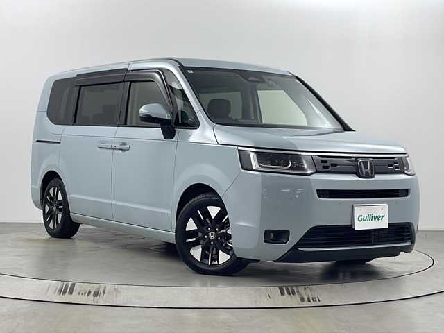 ホンダ ステップワゴン eHEV エアー 埼玉県 2022(令4)年 4.8万km フィヨルドミストパール 純正ナビ(CD/DVD/BT/USB/SD)/フルセグTV/バックカメラ/ビルトインETC/両側パワースライドドア/衝突軽減ブレーキ/レーダークルーズコントロール/レーンキープアシスト/横滑り防止装置/前後コーナーセンサー/前方ドライブレコーダー/盗難防止装置/ブレーキホールド/ロールサンシェード/LEDヘッドライト/オートライト/フォグランプ/プッシュスタート/ヘッドライトレベライザー/電動格納ミラー/純正ドアバイザー/純正フロアマット/純正１６インチアルミホイール