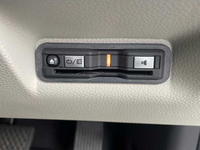 ホンダ ステップワゴン eHEV エアー 埼玉県 2022(令4)年 4.8万km フィヨルドミストパール 純正ナビ(CD/DVD/BT/USB/SD)/フルセグTV/バックカメラ/ビルトインETC/両側パワースライドドア/衝突軽減ブレーキ/レーダークルーズコントロール/レーンキープアシスト/横滑り防止装置/前後コーナーセンサー/前方ドライブレコーダー/盗難防止装置/ブレーキホールド/ロールサンシェード/LEDヘッドライト/オートライト/フォグランプ/プッシュスタート/ヘッドライトレベライザー/電動格納ミラー/純正ドアバイザー/純正フロアマット/純正１６インチアルミホイール
