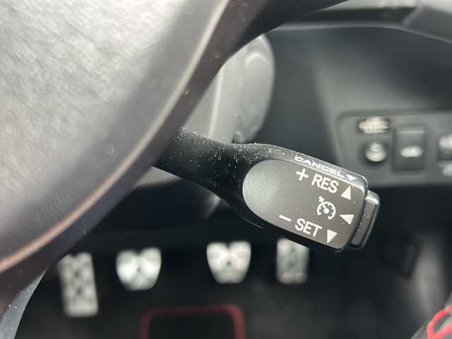 スバル ＢＲＺ STIスポーツ 東京都 2019(令1)年 1.5万km クリスタルホワイトP ワンオーナー/社外オーディオ/【CD・ラジオ】/STIスポーツパッケージ/TRDリアトランクスポイラー/TRDフェンダーエクステンション/BLITZ　ラジエーター/BLITZ　レーシングメーターパネル/【油圧・油温・水温三連メーター】/BLITZ　サクションキット/KENWOOD　カスタムフィットスピーカー/KENWOOD　チューンアップサブウーファー/HKS　メタルキャタライザー/ETC/前後ドライブレコーダー/クルーズコントロール/横滑り防止機能/前席シートヒーター/電動格納ミラー/オートライト/プッシュスタート/スマートキー/スペアキーあり/新車保証書/取扱説明書