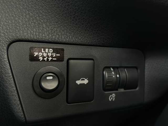 スバル ＢＲＺ STIスポーツ 東京都 2019(令1)年 1.5万km クリスタルホワイトP ワンオーナー/社外オーディオ/【CD・ラジオ】/STIスポーツパッケージ/TRDリアトランクスポイラー/TRDフェンダーエクステンション/BLITZ　ラジエーター/BLITZ　レーシングメーターパネル/【油圧・油温・水温三連メーター】/BLITZ　サクションキット/KENWOOD　カスタムフィットスピーカー/KENWOOD　チューンアップサブウーファー/HKS　メタルキャタライザー/ETC/前後ドライブレコーダー/クルーズコントロール/横滑り防止機能/前席シートヒーター/電動格納ミラー/オートライト/プッシュスタート/スマートキー/スペアキーあり/新車保証書/取扱説明書