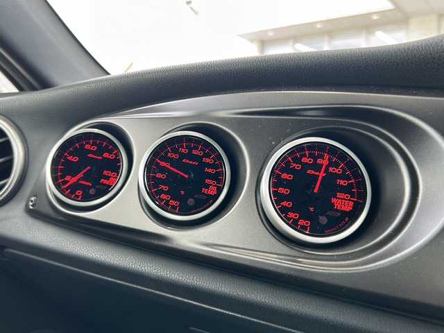 スバル ＢＲＺ STIスポーツ 東京都 2019(令1)年 1.5万km クリスタルホワイトP ワンオーナー/社外オーディオ/【CD・ラジオ】/STIスポーツパッケージ/TRDリアトランクスポイラー/TRDフェンダーエクステンション/BLITZ　ラジエーター/BLITZ　レーシングメーターパネル/【油圧・油温・水温三連メーター】/BLITZ　サクションキット/KENWOOD　カスタムフィットスピーカー/KENWOOD　チューンアップサブウーファー/HKS　メタルキャタライザー/ETC/前後ドライブレコーダー/クルーズコントロール/横滑り防止機能/前席シートヒーター/電動格納ミラー/オートライト/プッシュスタート/スマートキー/スペアキーあり/新車保証書/取扱説明書