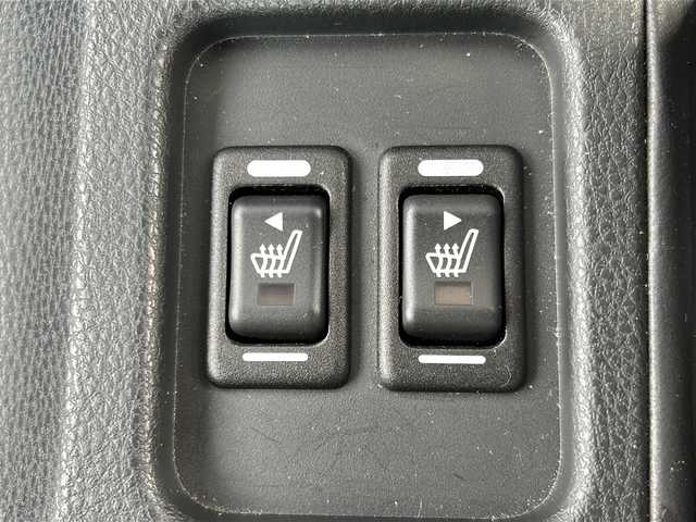 スバル ＢＲＺ STIスポーツ 東京都 2019(令1)年 1.5万km クリスタルホワイトP ワンオーナー/社外オーディオ/【CD・ラジオ】/STIスポーツパッケージ/TRDリアトランクスポイラー/TRDフェンダーエクステンション/BLITZ　ラジエーター/BLITZ　レーシングメーターパネル/【油圧・油温・水温三連メーター】/BLITZ　サクションキット/KENWOOD　カスタムフィットスピーカー/KENWOOD　チューンアップサブウーファー/HKS　メタルキャタライザー/ETC/前後ドライブレコーダー/クルーズコントロール/横滑り防止機能/前席シートヒーター/電動格納ミラー/オートライト/プッシュスタート/スマートキー/スペアキーあり/新車保証書/取扱説明書