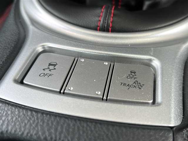 スバル ＢＲＺ STIスポーツ 東京都 2019(令1)年 1.5万km クリスタルホワイトP ワンオーナー/社外オーディオ/【CD・ラジオ】/STIスポーツパッケージ/TRDリアトランクスポイラー/TRDフェンダーエクステンション/BLITZ　ラジエーター/BLITZ　レーシングメーターパネル/【油圧・油温・水温三連メーター】/BLITZ　サクションキット/KENWOOD　カスタムフィットスピーカー/KENWOOD　チューンアップサブウーファー/HKS　メタルキャタライザー/ETC/前後ドライブレコーダー/クルーズコントロール/横滑り防止機能/前席シートヒーター/電動格納ミラー/オートライト/プッシュスタート/スマートキー/スペアキーあり/新車保証書/取扱説明書