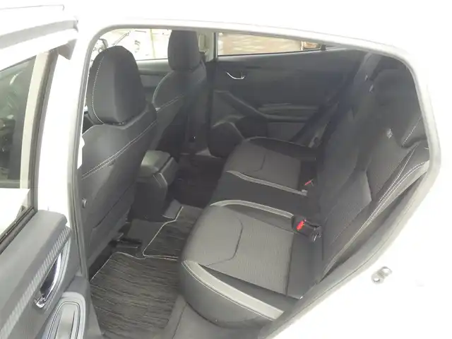 スバル インプレッサ スポーツ 1．6i－LアイサイトSスタイル 千葉県 2018(平30)年 6.5万km クリスタルホワイトP アイサイト/SRH（ステアリング・レスポンシブ・ヘッドランプ）/スバルリヤビークルディテクション/純正メモリーナビ/地デジTV/【DVD/CD再生機能　Bluetooth接続】/サイド/バックカメラ/ドライブレコーダー（DRV-350）/革巻きステアリング/ステアリングスイッチ/パドルシフト/ETC（2.0）/LEDヘッドライト/フォグライト/ウインカーミラー/リアコーナーセンサー/純正16インチアルミホイル/サイド/カーテン/ニーエアバッグ/キーレスアクセス