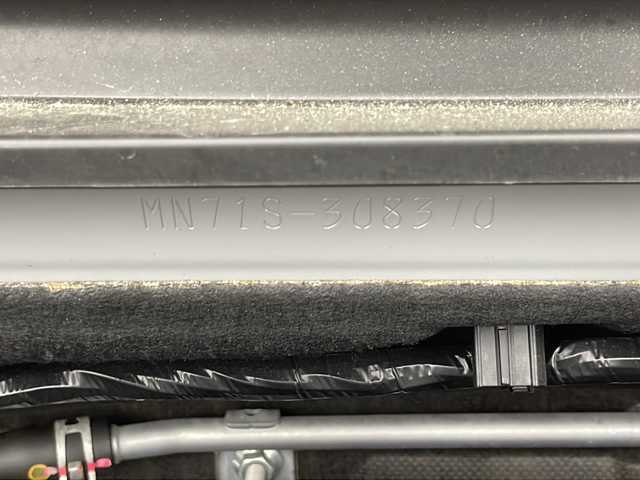 スズキ クロスビー HYBRID MV 千葉県 2023(令5)年 1.2万km キャラバンアイボリーパールメタリック/ホワイト 2トーンルーフ 衝突軽減ブレーキ/レーンキープアシスト/レーダークルーズコントロール/オートマチックハイビーム/純正メモリナビ/（フルセグ/Bluetooth/VD/DVD/FM/AM）/全方位カメラ/ETC/ドライブレコーダー（前後）/シートヒーター（運転席＋助手席）/パドルシフト/LEDヘッドライト/電動格納ミラー/純正フロアマット/純正サイドバイザー/W＋サイド＋カーテンエアバッグ