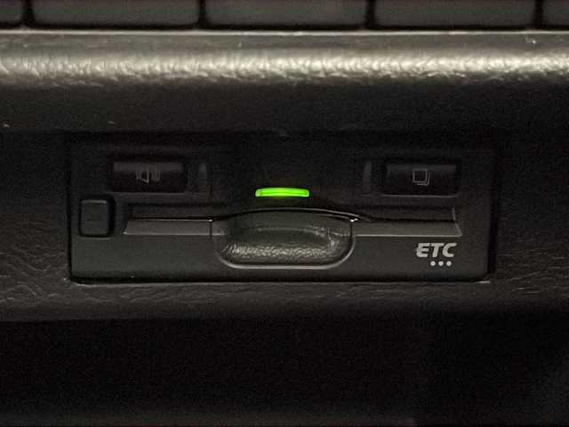 スズキ クロスビー HYBRID MV 千葉県 2023(令5)年 1.2万km キャラバンアイボリーパールメタリック/ホワイト 2トーンルーフ 衝突軽減ブレーキ/レーンキープアシスト/レーダークルーズコントロール/オートマチックハイビーム/純正メモリナビ/（フルセグ/Bluetooth/VD/DVD/FM/AM）/全方位カメラ/ETC/ドライブレコーダー（前後）/シートヒーター（運転席＋助手席）/パドルシフト/LEDヘッドライト/電動格納ミラー/純正フロアマット/純正サイドバイザー/W＋サイド＋カーテンエアバッグ