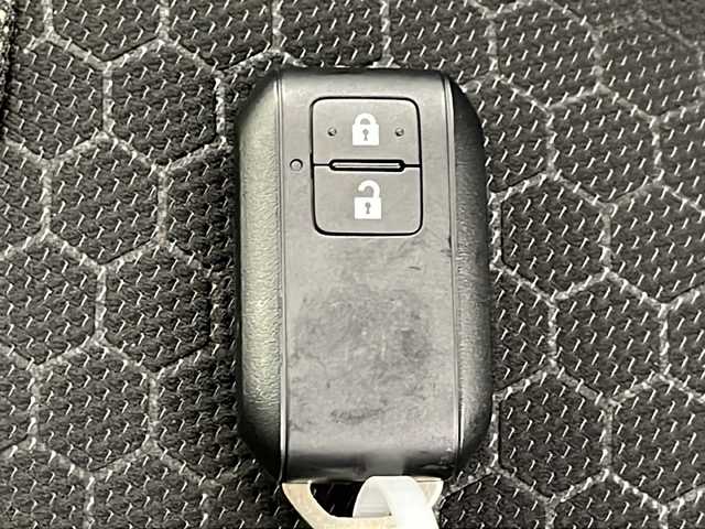 スズキ クロスビー HYBRID MV 千葉県 2023(令5)年 1.2万km キャラバンアイボリーパールメタリック/ホワイト 2トーンルーフ 衝突軽減ブレーキ/レーンキープアシスト/レーダークルーズコントロール/オートマチックハイビーム/純正メモリナビ/（フルセグ/Bluetooth/VD/DVD/FM/AM）/全方位カメラ/ETC/ドライブレコーダー（前後）/シートヒーター（運転席＋助手席）/パドルシフト/LEDヘッドライト/電動格納ミラー/純正フロアマット/純正サイドバイザー/W＋サイド＋カーテンエアバッグ