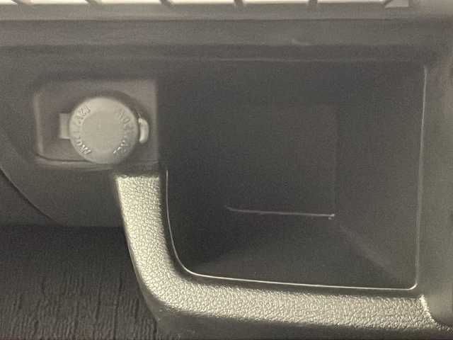 スズキ クロスビー HYBRID MV 千葉県 2023(令5)年 1.2万km キャラバンアイボリーパールメタリック/ホワイト 2トーンルーフ 衝突軽減ブレーキ/レーンキープアシスト/レーダークルーズコントロール/オートマチックハイビーム/純正メモリナビ/（フルセグ/Bluetooth/VD/DVD/FM/AM）/全方位カメラ/ETC/ドライブレコーダー（前後）/シートヒーター（運転席＋助手席）/パドルシフト/LEDヘッドライト/電動格納ミラー/純正フロアマット/純正サイドバイザー/W＋サイド＋カーテンエアバッグ