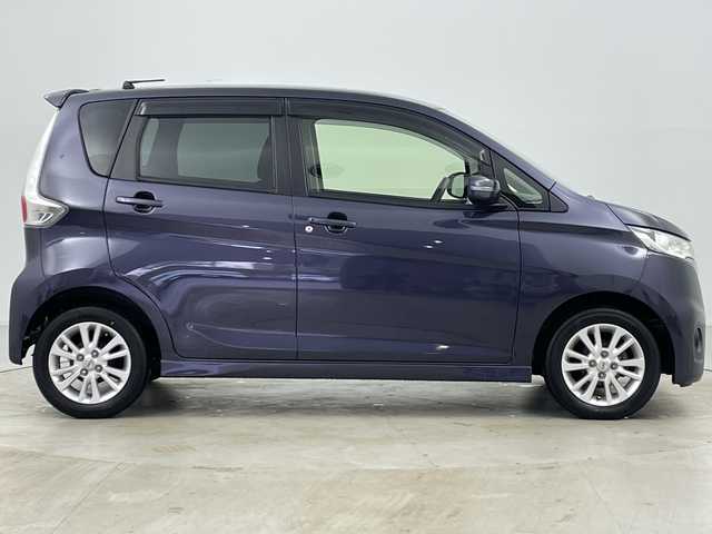 日産 デイズ ハイウェイスターX 道央・札幌 2013(平25)年 7万km プレミアムパープルP ・４WD/・純正ナビ/・フルセグTV/・バックカメラ/・モニター付自動防眩ミラー/・運転席シートヒーター/・ETC/・HIDヘッドライト/・フォグランプ/・アイドリングストップ/・プッシュスタート/・14インチ純正アルミホイール/・純正フロアマット/・純正ドアバイザー