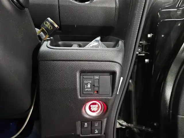 ホンダ Ｎ ＢＯＸ カスタム G L ホンダセンシング 鹿児島県 2020(令2)年 6.3万km クリスタルブラックパール 〇社外ナビ/〇フルセグTV/〇パワースライドドア(助手席側)/〇バックカメラ/〇ETC/〇ドライブレコーダー/〇アダプティブクルーズコントロール/〇ホンダセンシング/〇SRSエアバッグ/〇LEDヘッドランプ/〇LEDフロントフォグランプ/〇ステアリングスイッチ/〇ベンチシート/シートヒーター/〇チップアップ機能/〇純正14インチアルミホイール/〇スマートキーシステム/プッシュエンジンスタート/〇禁煙車