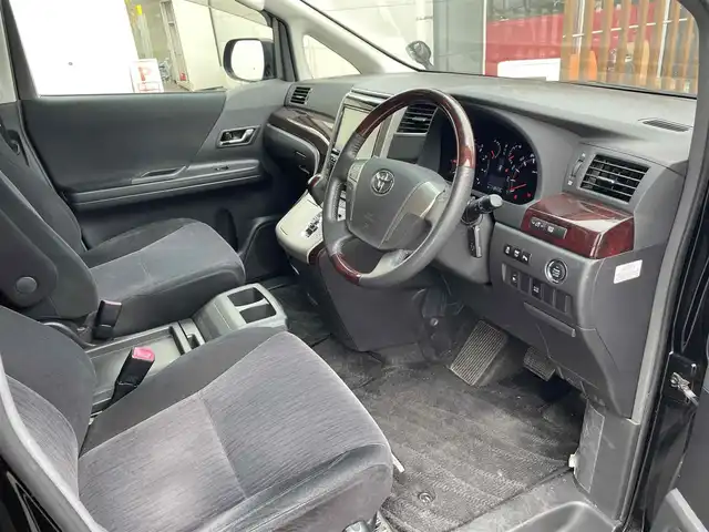 トヨタ ヴェルファイア 2．4Z 千葉県 2013(平25)年 11.9万km ブラック (株)IDOMが運営する【じしゃロン八千代店】の自社ローン対象車両になります。こちらは現金またはオートローンご利用時の価格です。自社ローンご希望の方は別途その旨お申付け下さい/社外ナビ/モデリスタエアロ/両側パワースライドドア/イージークローズバックドア/ヘッドレスト社外ディスプレイ