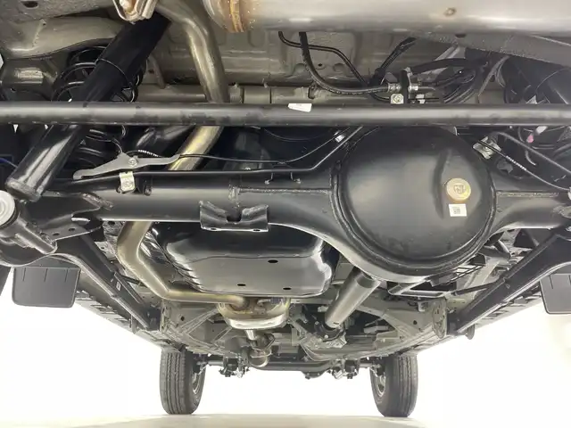 スズキ ジムニー ノマド FC 神奈川県 2025(令7)年 0.1千km 黒 登録済未使用車/４WD/アイドリングストップ/スマートキー/クルーズコントロール/運転席＋助手席シートヒーター/純正15インチアルミホイール/横滑り防止装置/レーンキープアシスト/盗難防止装置/オートライト/衝突被害軽減システム