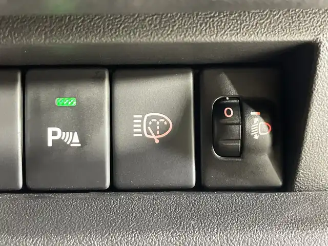 スズキ ジムニー ノマド FC 神奈川県 2025(令7)年 0.1千km 黒 登録済未使用車/４WD/アイドリングストップ/スマートキー/クルーズコントロール/運転席＋助手席シートヒーター/純正15インチアルミホイール/横滑り防止装置/レーンキープアシスト/盗難防止装置/オートライト/衝突被害軽減システム