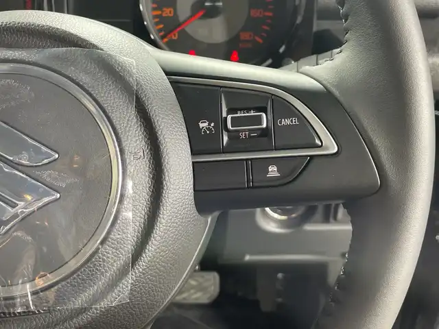 スズキ ジムニー ノマド FC 神奈川県 2025(令7)年 0.1千km 黒 登録済未使用車/４WD/アイドリングストップ/スマートキー/クルーズコントロール/運転席＋助手席シートヒーター/純正15インチアルミホイール/横滑り防止装置/レーンキープアシスト/盗難防止装置/オートライト/衝突被害軽減システム