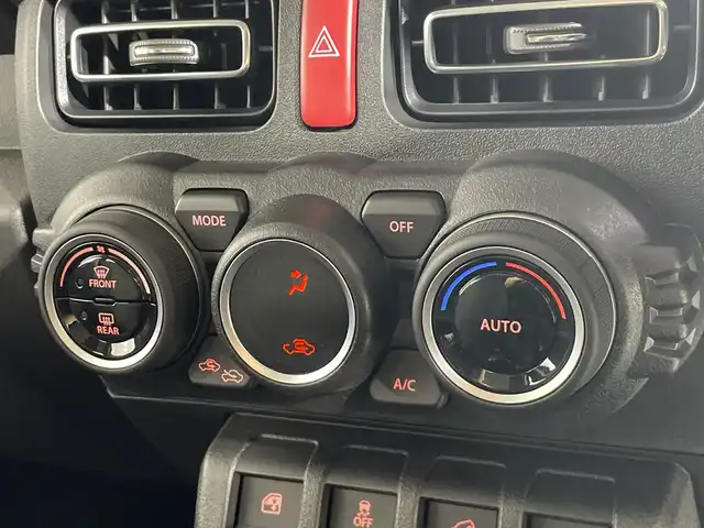 スズキ ジムニー ノマド FC 神奈川県 2025(令7)年 0.1千km 黒 登録済未使用車/４WD/アイドリングストップ/スマートキー/クルーズコントロール/運転席＋助手席シートヒーター/純正15インチアルミホイール/横滑り防止装置/レーンキープアシスト/盗難防止装置/オートライト/衝突被害軽減システム