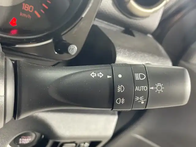 スズキ ジムニー ノマド FC 神奈川県 2025(令7)年 0.1千km 黒 登録済未使用車/４WD/アイドリングストップ/スマートキー/クルーズコントロール/運転席＋助手席シートヒーター/純正15インチアルミホイール/横滑り防止装置/レーンキープアシスト/盗難防止装置/オートライト/衝突被害軽減システム