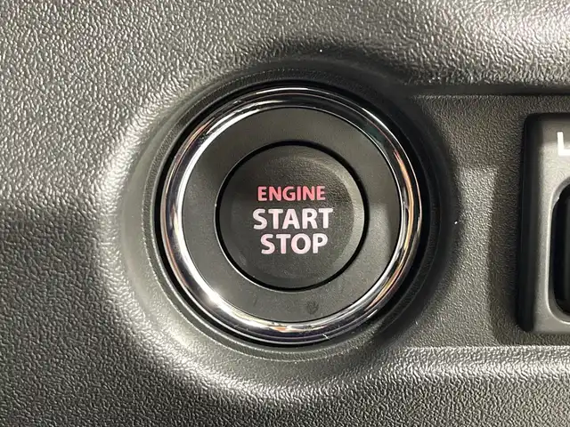 スズキ ジムニー ノマド FC 神奈川県 2025(令7)年 0.1千km 黒 登録済未使用車/４WD/アイドリングストップ/スマートキー/クルーズコントロール/運転席＋助手席シートヒーター/純正15インチアルミホイール/横滑り防止装置/レーンキープアシスト/盗難防止装置/オートライト/衝突被害軽減システム