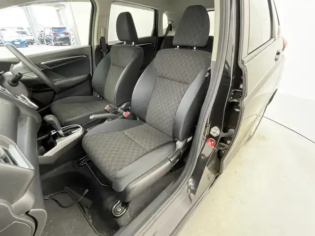 ホンダ フィット 13G Fパッケージ 福井県 2014(平26)年 10.7万km クリスタルブラックパール KENWOODナビ/CD/DVD/TV/横滑り防止/プッシュスタート/スマートキー/ドアバイザー