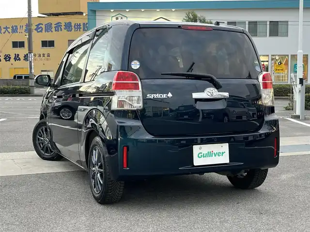 トヨタ スペイド F クイーンⅡ 愛媛県 2017(平29)年 6.7万km ブラッキッシュアゲハガラスフレーク ディーラーOP純正ナビ/BT/AM・FM/CD/DVD/フルセグTV/ETC/バックカメラ/衝突軽減システム/横滑り防止装置/レーンキープアシスト/オートライト/オートマチックハイビーム/ステアリングスイッチ/片側パワースライドドア/社外アルミホイール/純正フロアマット