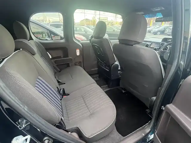 トヨタ スペイド F クイーンⅡ 愛媛県 2017(平29)年 6.7万km ブラッキッシュアゲハガラスフレーク ディーラーOP純正ナビ/BT/AM・FM/CD/DVD/フルセグTV/ETC/バックカメラ/衝突軽減システム/横滑り防止装置/レーンキープアシスト/オートライト/オートマチックハイビーム/ステアリングスイッチ/片側パワースライドドア/社外アルミホイール/純正フロアマット