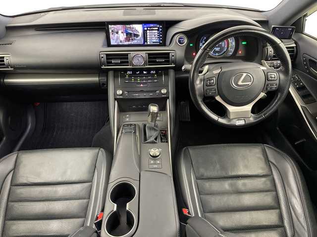 レクサス ＩＳ 300h Fスポーツ 道央・札幌 2017(平29)年 6.2万km ホワイトノーヴァガラスフレーク ・４WD　/ハイブリッド/・モデリスタエアロ（F.S.R)/・レクサスセーフティーサポート/・プリクラッシュセーフティ/・レーダークルーズコントロール/・純正10.3インチディスプレイ/・ナビ/フルセグ/CD/DVD/BD/SD/・Bluetooth接続/バックカメラ/・ブラックレザーシート/・運転席・助手席パワーシート/・シートヒーター/ベンチレーション/・ステアリングヒーター/・純正キー一体型エンジンスターター・/・LEDライト/オートハイビーム/・クリアランスソナー/・ドライブレコーダー前後/・社外サマータイヤ積込み