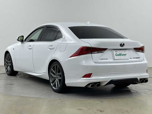 レクサス ＩＳ 300h Fスポーツ 道央・札幌 2017(平29)年 6.2万km ホワイトノーヴァガラスフレーク ・４WD　/ハイブリッド/・モデリスタエアロ（F.S.R)/・レクサスセーフティーサポート/・プリクラッシュセーフティ/・レーダークルーズコントロール/・純正10.3インチディスプレイ/・ナビ/フルセグ/CD/DVD/BD/SD/・Bluetooth接続/バックカメラ/・ブラックレザーシート/・運転席・助手席パワーシート/・シートヒーター/ベンチレーション/・ステアリングヒーター/・純正キー一体型エンジンスターター・/・LEDライト/オートハイビーム/・クリアランスソナー/・ドライブレコーダー前後/・社外サマータイヤ積込み