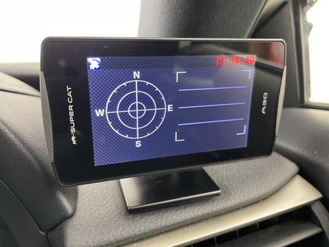 レクサス ＩＳ 300h Fスポーツ 道央・札幌 2017(平29)年 6.2万km ホワイトノーヴァガラスフレーク ・４WD　/ハイブリッド/・モデリスタエアロ（F.S.R)/・レクサスセーフティーサポート/・プリクラッシュセーフティ/・レーダークルーズコントロール/・純正10.3インチディスプレイ/・ナビ/フルセグ/CD/DVD/BD/SD/・Bluetooth接続/バックカメラ/・ブラックレザーシート/・運転席・助手席パワーシート/・シートヒーター/ベンチレーション/・ステアリングヒーター/・純正キー一体型エンジンスターター・/・LEDライト/オートハイビーム/・クリアランスソナー/・ドライブレコーダー前後/・社外サマータイヤ積込み