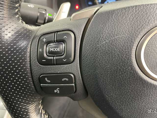 レクサス ＩＳ 300h Fスポーツ 道央・札幌 2017(平29)年 6.2万km ホワイトノーヴァガラスフレーク ・４WD　/ハイブリッド/・モデリスタエアロ（F.S.R)/・レクサスセーフティーサポート/・プリクラッシュセーフティ/・レーダークルーズコントロール/・純正10.3インチディスプレイ/・ナビ/フルセグ/CD/DVD/BD/SD/・Bluetooth接続/バックカメラ/・ブラックレザーシート/・運転席・助手席パワーシート/・シートヒーター/ベンチレーション/・ステアリングヒーター/・純正キー一体型エンジンスターター・/・LEDライト/オートハイビーム/・クリアランスソナー/・ドライブレコーダー前後/・社外サマータイヤ積込み