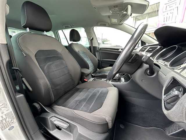 フォルクスワーゲン ゴルフ ヴァリアント TSI ハイライン BMテクノ 茨城県 2015(平27)年 8.8万km パール ワンオーナー/純正メモリナビ/（CD/DVD/BT）/ETC/レーダークルーズコントロール/LEDヘッドライト/純正1７inAW/スマートキー/アイドリングストップ/ステアリングスイッチ/ルーフレール/純正フロアマット/パドルシフト/ブラインドスポットモニター/保証書/取扱説明書/スペアキー