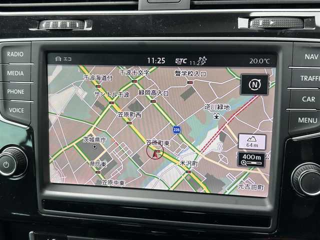 フォルクスワーゲン ゴルフ ヴァリアント TSI ハイライン BMテクノ 茨城県 2015(平27)年 8.8万km パール ワンオーナー/純正メモリナビ/（CD/DVD/BT）/ETC/レーダークルーズコントロール/LEDヘッドライト/純正1７inAW/スマートキー/アイドリングストップ/ステアリングスイッチ/ルーフレール/純正フロアマット/パドルシフト/ブラインドスポットモニター/保証書/取扱説明書/スペアキー