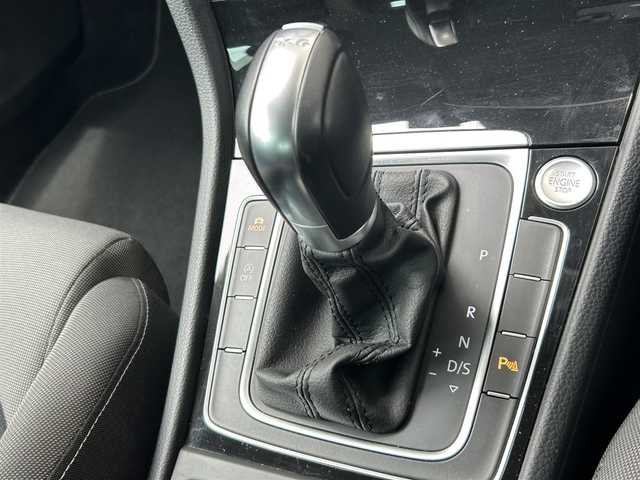 フォルクスワーゲン ゴルフ ヴァリアント TSI ハイライン BMテクノ 茨城県 2015(平27)年 8.8万km パール ワンオーナー/純正メモリナビ/（CD/DVD/BT）/ETC/レーダークルーズコントロール/LEDヘッドライト/純正1７inAW/スマートキー/アイドリングストップ/ステアリングスイッチ/ルーフレール/純正フロアマット/パドルシフト/ブラインドスポットモニター/保証書/取扱説明書/スペアキー