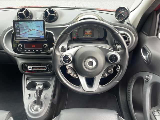 スマート ＭＣＣ スマート フォーフォー BRABUS エクスクルーシブ 広島県 2017(平29)年 2.1万km 赤 /登録時走行距離/　　　　　　　20764キロ/アイドリングストップ/サンルーフ/社外ナビ/バックカメラ/地デジ/黒革シート/シートヒーター/エアロ/クルーズコントロール/スペアキー×１/ETC/新車時整備手帳/　　【保証書】/取扱説明書/