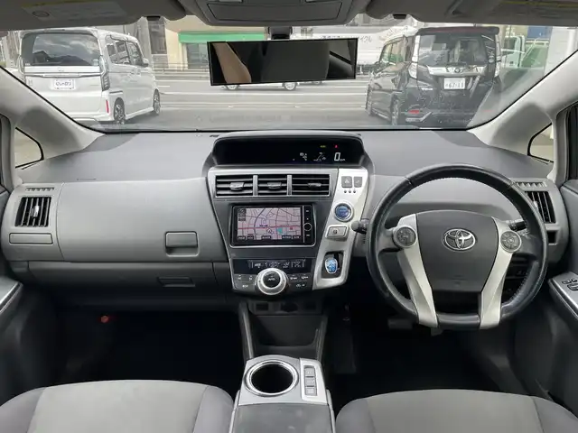 トヨタ プリウス α S ツーリングセレクション 埼玉県 2012(平24)年 14.3万km ホワイトパールクリスタルシャイン (株)IDOMが運営する【じしゃロン鳩ヶ谷店】の自社ローン専用車両になりますこちらは現金またはオートローンご利用時の価格です。自社ローンご希望の方は別途その旨お申付け下さい/純正SDナビ/（CD/DVD/Bluetooth接続）/フルセグＴＶ/バックカメラ/ビルドインETC/SRSエアバッグシステム/サイド&カーテンエアバッグ/純正フロアマット/ステアリングスイッチ/純正ドアバイザー/スマートキー/プッシュスタート/純正アルミホイール/オートライト/オートエアコン/革巻ステアリング/LEDヘッドライト