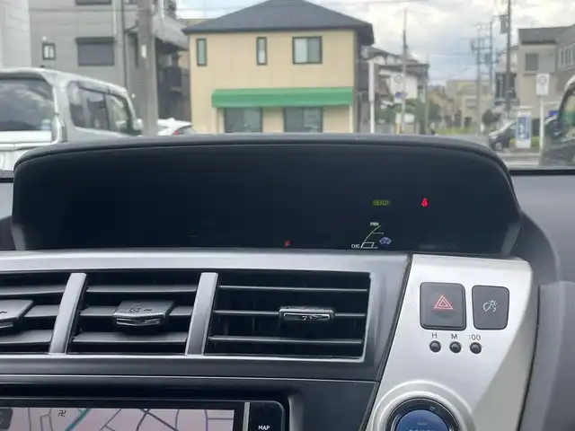 トヨタ プリウス α S ツーリングセレクション 埼玉県 2012(平24)年 14.3万km ホワイトパールクリスタルシャイン (株)IDOMが運営する【じしゃロン鳩ヶ谷店】の自社ローン専用車両になりますこちらは現金またはオートローンご利用時の価格です。自社ローンご希望の方は別途その旨お申付け下さい/純正SDナビ/（CD/DVD/Bluetooth接続）/フルセグＴＶ/バックカメラ/ビルドインETC/SRSエアバッグシステム/サイド&カーテンエアバッグ/純正フロアマット/ステアリングスイッチ/純正ドアバイザー/スマートキー/プッシュスタート/純正アルミホイール/オートライト/オートエアコン/革巻ステアリング/LEDヘッドライト