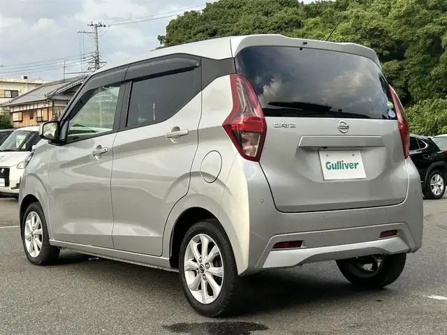 日産 デイズ X 大阪府 2020(令2)年 1.7万km スターリングシルバーM ナビ　/フルセグ　/Ｂｌｕｅｔｏｏｔｈ　/バックカメラ　/オートエアコン　/前後コーナーセンサー　/衝突軽減ブレーキ　/純正フロアーマット　/サイドバイザー　/プッシュスタート　/スマートキー