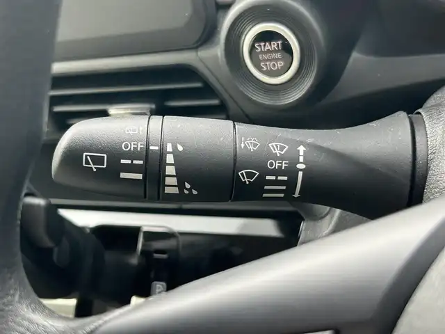 日産 デイズ X 大阪府 2020(令2)年 1.7万km スターリングシルバーM ナビ　/フルセグ　/Ｂｌｕｅｔｏｏｔｈ　/バックカメラ　/オートエアコン　/前後コーナーセンサー　/衝突軽減ブレーキ　/純正フロアーマット　/サイドバイザー　/プッシュスタート　/スマートキー