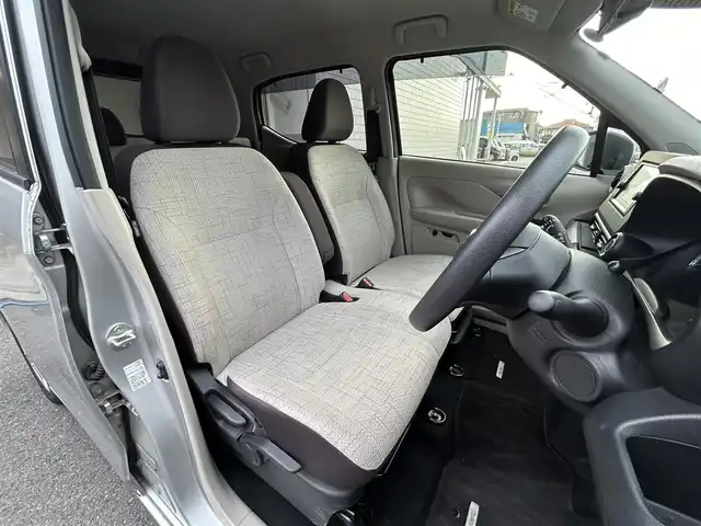 日産 デイズ X 大阪府 2020(令2)年 1.7万km スターリングシルバーM ナビ　/フルセグ　/Ｂｌｕｅｔｏｏｔｈ　/バックカメラ　/オートエアコン　/前後コーナーセンサー　/衝突軽減ブレーキ　/純正フロアーマット　/サイドバイザー　/プッシュスタート　/スマートキー